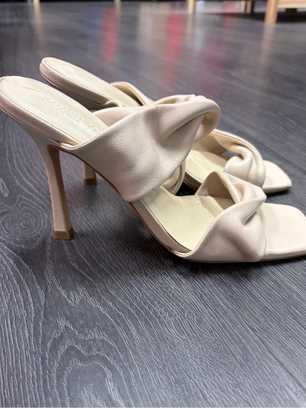 Tony Bianco Women’s Cream Knot-Detail Heeled Sandals Sz 9